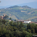 il castello e il paese di Mornico Losana (PV), in Oltrepò pavese